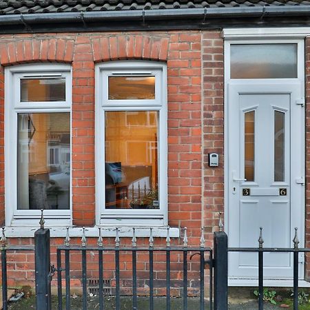 Devon St - Cozy Home, Free Easy Parking! Kingston upon Hull Esterno foto