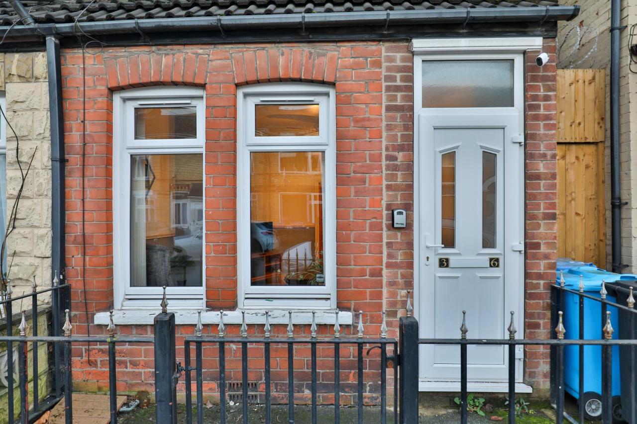 Devon St - Cozy Home, Free Easy Parking! Kingston upon Hull Esterno foto